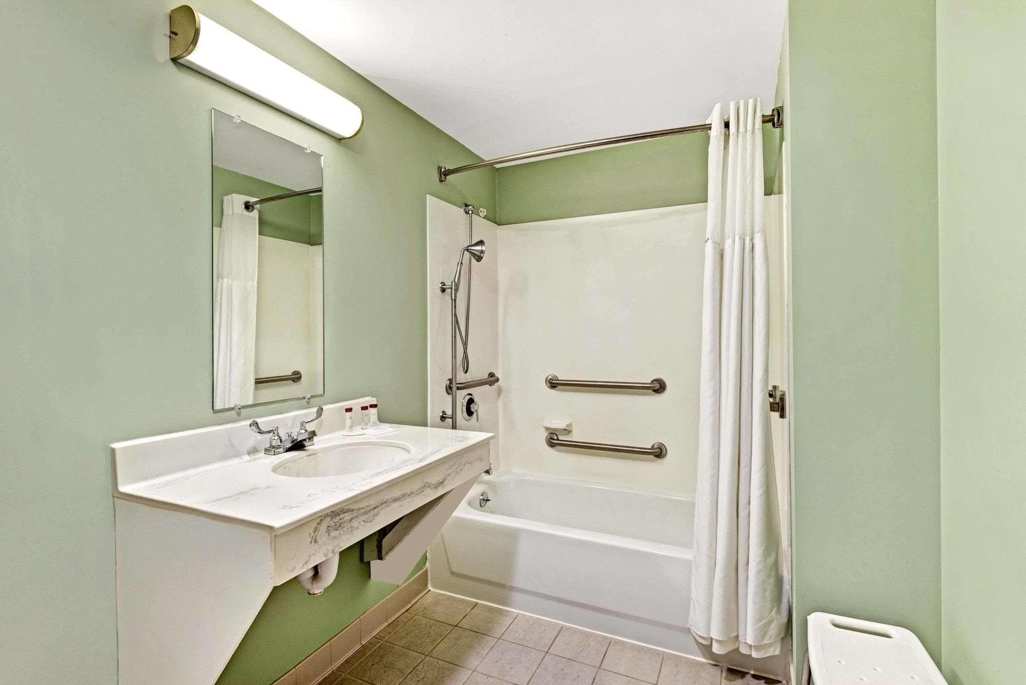 Ramada By Wyndham Saco/Old Orchard Beach Area Εξωτερικό φωτογραφία